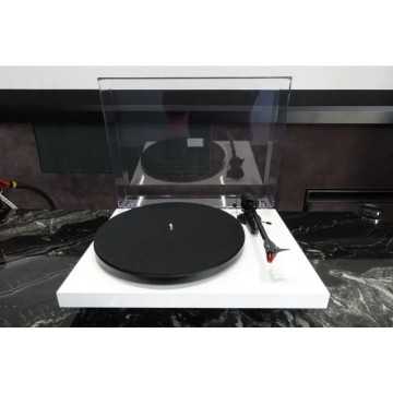 Pro-Ject Debut Carbon EVO...